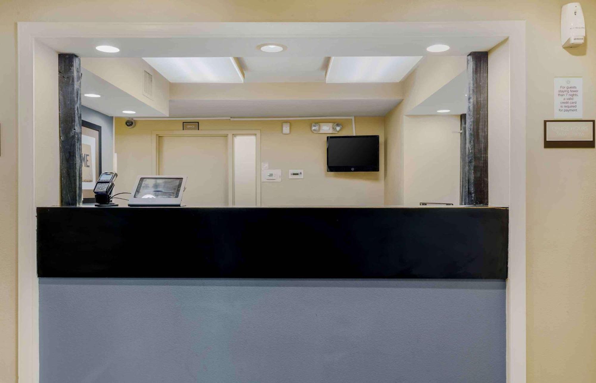 Extended Stay America Suites - Boston - Waltham - 52 4Th Ave Exterior foto